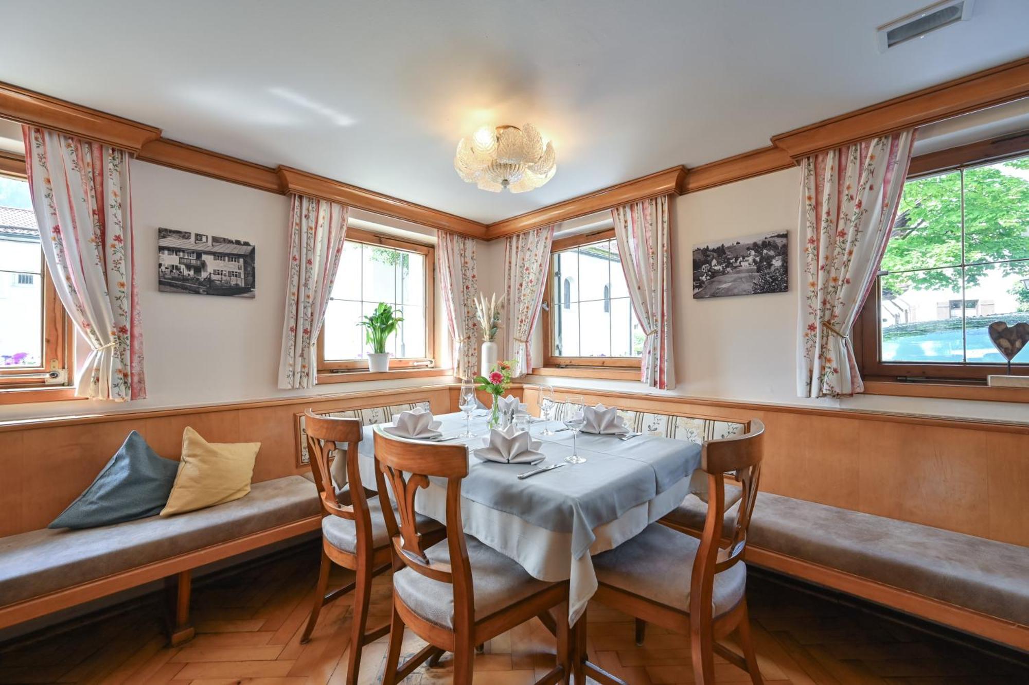 Hotel Restaurant Fruehlingsgarten Füssen المظهر الخارجي الصورة